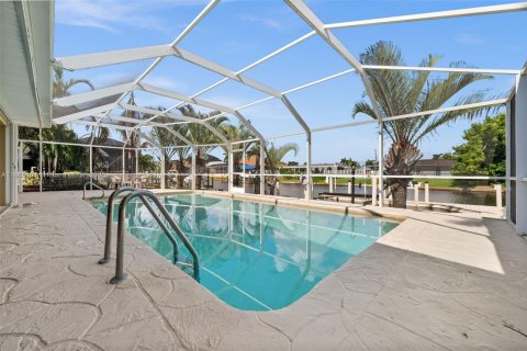 Casa en venta en Cape Coral, Florida, 3 dormitorios, 127 m2 № 1920604 - foto 3