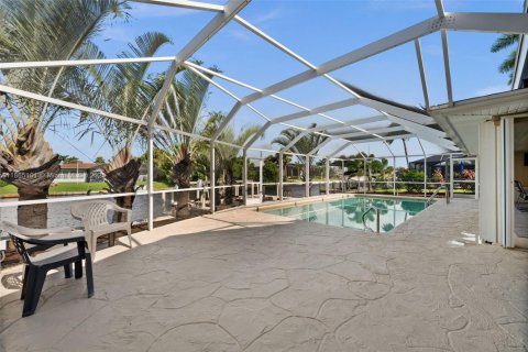 Casa en venta en Cape Coral, Florida, 3 dormitorios, 127 m2 № 1920604 - foto 29