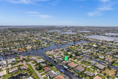 Casa en venta en Cape Coral, Florida, 3 dormitorios, 127 m2 № 1920604 - foto 1