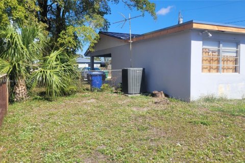 Casa en venta en Lauderhill, Florida, 4 dormitorios, 162.67 m2 № 1729118 - foto 6