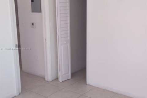 Condominio en alquiler en Fort Lauderdale, Florida, 1 dormitorio, 46.45 m2 № 1861455 - foto 6