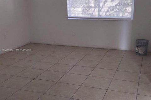 Condominio en alquiler en Fort Lauderdale, Florida, 1 dormitorio, 46.45 m2 № 1861455 - foto 4