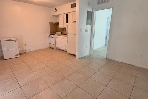 Condo in Fort Lauderdale, Florida, 1 bedroom  № 1861455 - photo 2