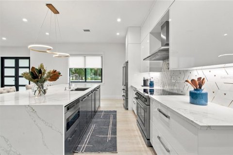 Villa ou maison à louer à Tampa, Floride: 3 chambres, 305.65 m2 № 2388603 - photo 24