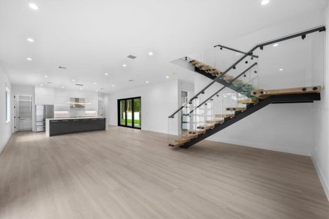 Villa ou maison à louer à Tampa, Floride: 3 chambres, 305.65 m2 № 2388603 - photo 8
