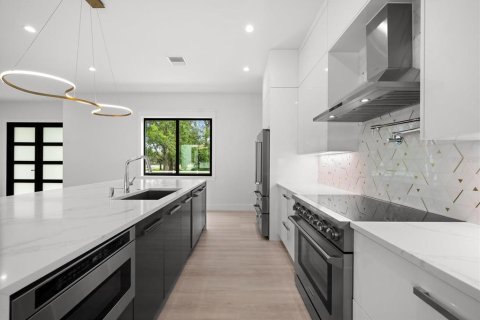 Villa ou maison à louer à Tampa, Floride: 3 chambres, 305.65 m2 № 2388603 - photo 23