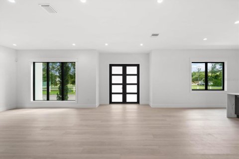 Villa ou maison à louer à Tampa, Floride: 3 chambres, 305.65 m2 № 2388603 - photo 13