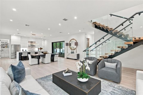 Villa ou maison à louer à Tampa, Floride: 3 chambres, 305.65 m2 № 2388603 - photo 9