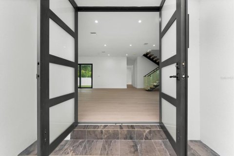 Villa ou maison à louer à Tampa, Floride: 3 chambres, 305.65 m2 № 2388603 - photo 3