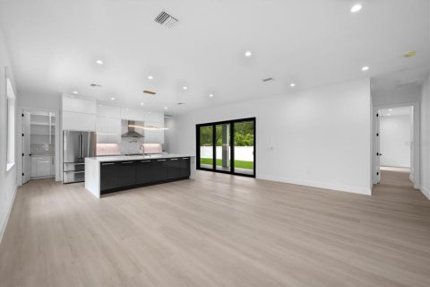 Villa ou maison à louer à Tampa, Floride: 3 chambres, 305.65 m2 № 2388603 - photo 5