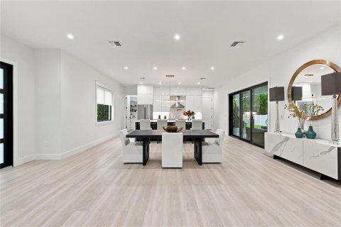 Villa ou maison à louer à Tampa, Floride: 3 chambres, 305.65 m2 № 2388603 - photo 7