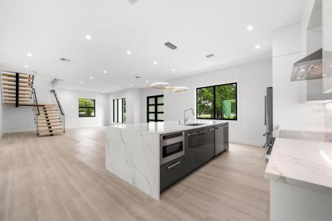 Villa ou maison à louer à Tampa, Floride: 3 chambres, 305.65 m2 № 2388603 - photo 17