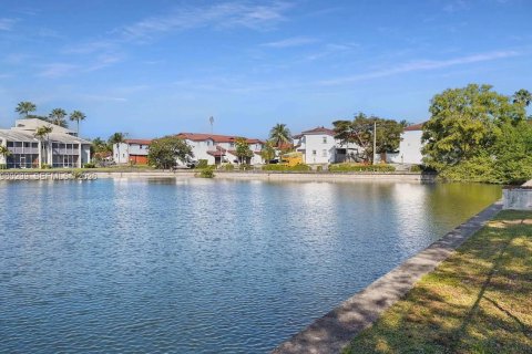 Condo in Cutler Bay, Florida, 2 bedrooms  № 2046483 - photo 12