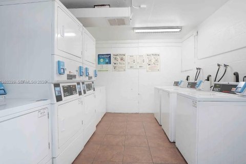 Condo in Cutler Bay, Florida, 2 bedrooms  № 2046483 - photo 9