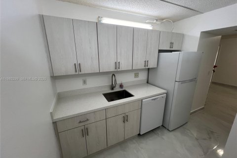 Condo in Cutler Bay, Florida, 2 bedrooms  № 2046483 - photo 21