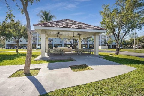 Condo in Cutler Bay, Florida, 2 bedrooms  № 2046483 - photo 6