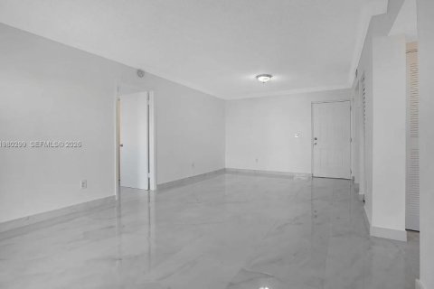 Condo in Cutler Bay, Florida, 2 bedrooms  № 2046483 - photo 16