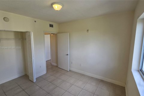 Condo in Cutler Bay, Florida, 2 bedrooms  № 1865343 - photo 6