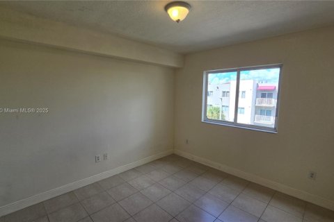 Condo in Cutler Bay, Florida, 2 bedrooms  № 1865343 - photo 4