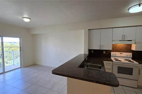Condo in Cutler Bay, Florida, 2 bedrooms  № 1865343 - photo 9