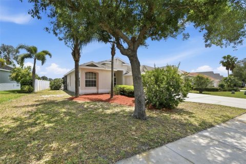 House in Parrish, Florida 4 bedrooms, 204.94 sq.m. № 2101779 - photo 3