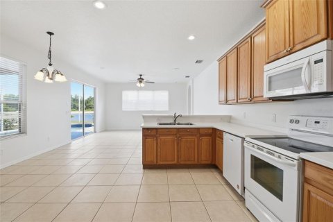 House in Parrish, Florida 4 bedrooms, 204.94 sq.m. № 2101779 - photo 13