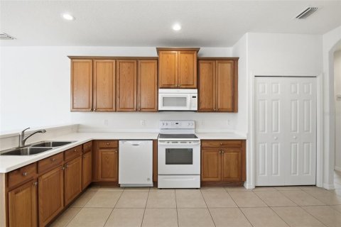 House in Parrish, Florida 4 bedrooms, 204.94 sq.m. № 2101779 - photo 11