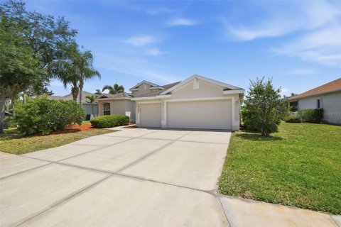 House in Parrish, Florida 4 bedrooms, 204.94 sq.m. № 2101779 - photo 2