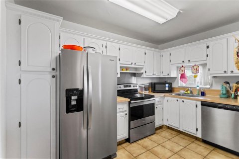 Condo in Pembroke Pines, Florida, 2 bedrooms № 2245228 - photo 13