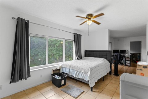 Condo in Pembroke Pines, Florida, 2 bedrooms № 2245228 - photo 24