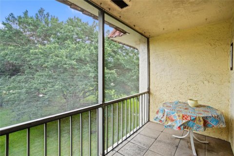 Condo in Pembroke Pines, Florida, 2 bedrooms № 2245228 - photo 27