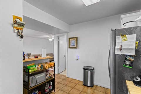 Condo in Pembroke Pines, Florida, 2 bedrooms № 2245228 - photo 16