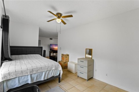 Condo in Pembroke Pines, Florida, 2 bedrooms № 2245228 - photo 25