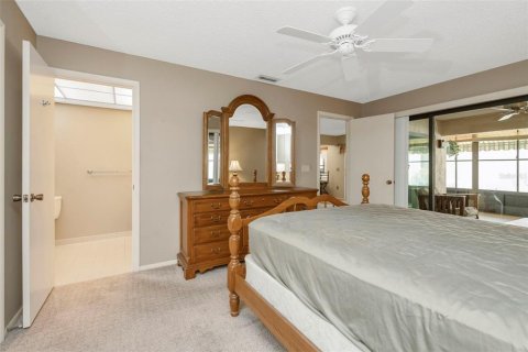 House in Sarasota, Florida 2 bedrooms, 151.43 sq.m. № 2202907 - photo 15