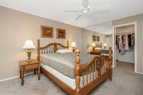 House in Sarasota, Florida 2 bedrooms, 151.43 sq.m. № 2202907 - photo 13