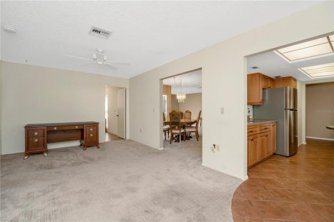 House in Sarasota, Florida 2 bedrooms, 151.43 sq.m. № 2202907 - photo 8