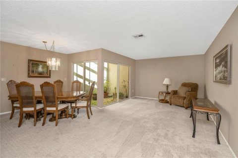 House in Sarasota, Florida 2 bedrooms, 151.43 sq.m. № 2202907 - photo 11