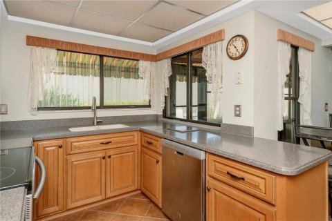 House in Sarasota, Florida 2 bedrooms, 151.43 sq.m. № 2202907 - photo 3