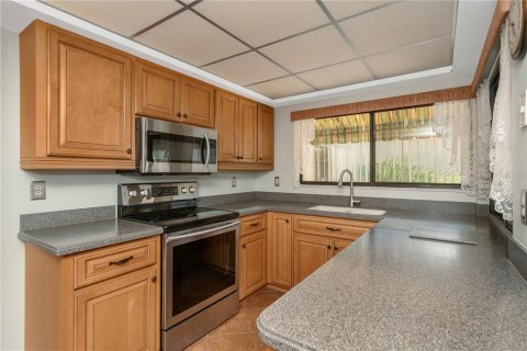 House in Sarasota, Florida 2 bedrooms, 151.43 sq.m. № 2202907 - photo 2