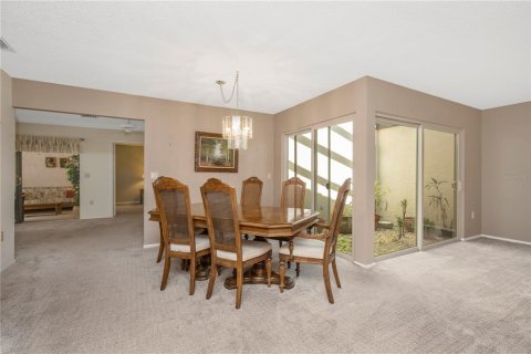 House in Sarasota, Florida 2 bedrooms, 151.43 sq.m. № 2202907 - photo 9
