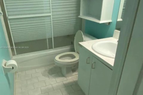 Condo in Miami, Florida, 2 bedrooms  № 1864178 - photo 3