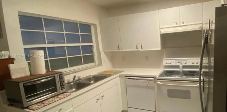 Condo in Miami, Florida, 2 bedrooms № 1864178