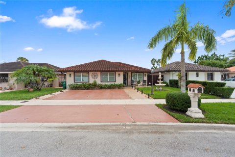 Villa ou maison à vendre à Miami, Floride: 3 chambres, 145.21 m2 № 1925307 - photo 2