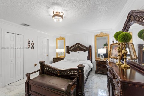 Villa ou maison à vendre à Miami, Floride: 3 chambres, 145.21 m2 № 1925307 - photo 27
