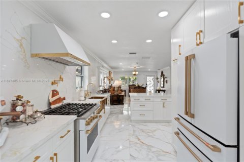 Villa ou maison à vendre à Miami, Floride: 3 chambres, 145.21 m2 № 1925307 - photo 21