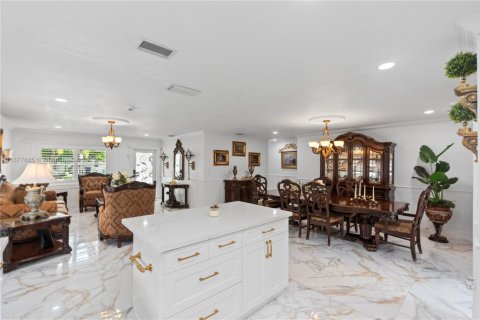 Villa ou maison à vendre à Miami, Floride: 3 chambres, 145.21 m2 № 1925307 - photo 14