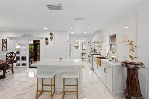 Villa ou maison à vendre à Miami, Floride: 3 chambres, 145.21 m2 № 1925307 - photo 17