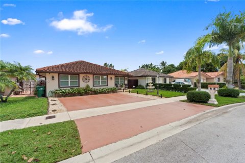 Villa ou maison à vendre à Miami, Floride: 3 chambres, 145.21 m2 № 1925307 - photo 3