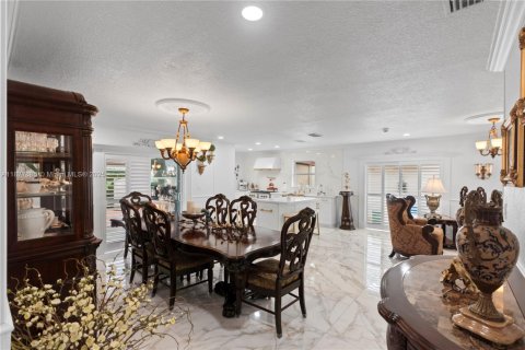 Villa ou maison à vendre à Miami, Floride: 3 chambres, 145.21 m2 № 1925307 - photo 13