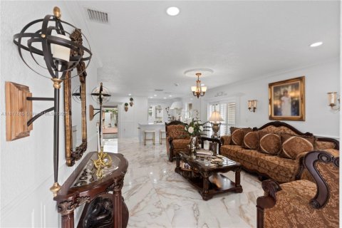 Villa ou maison à vendre à Miami, Floride: 3 chambres, 145.21 m2 № 1925307 - photo 6